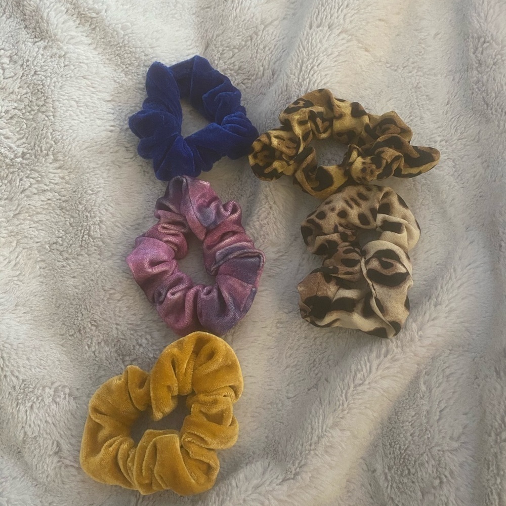 Scrunchies bundle - Picture 3 of 5